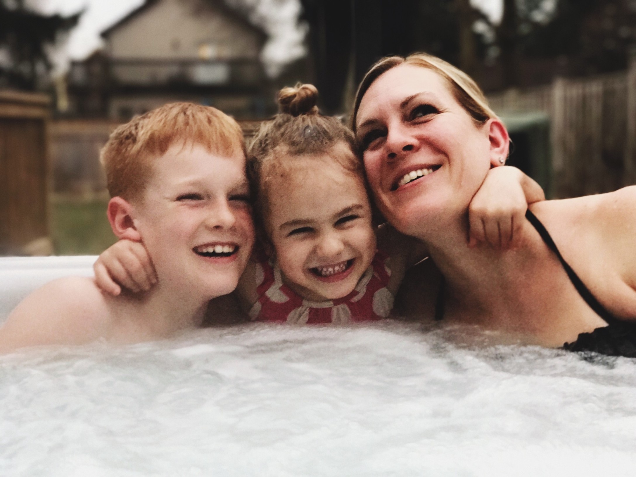 family-hot-tub-time-outdoor-activity_t20_v3EVkp.jpg