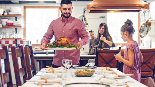 thankgiving table family