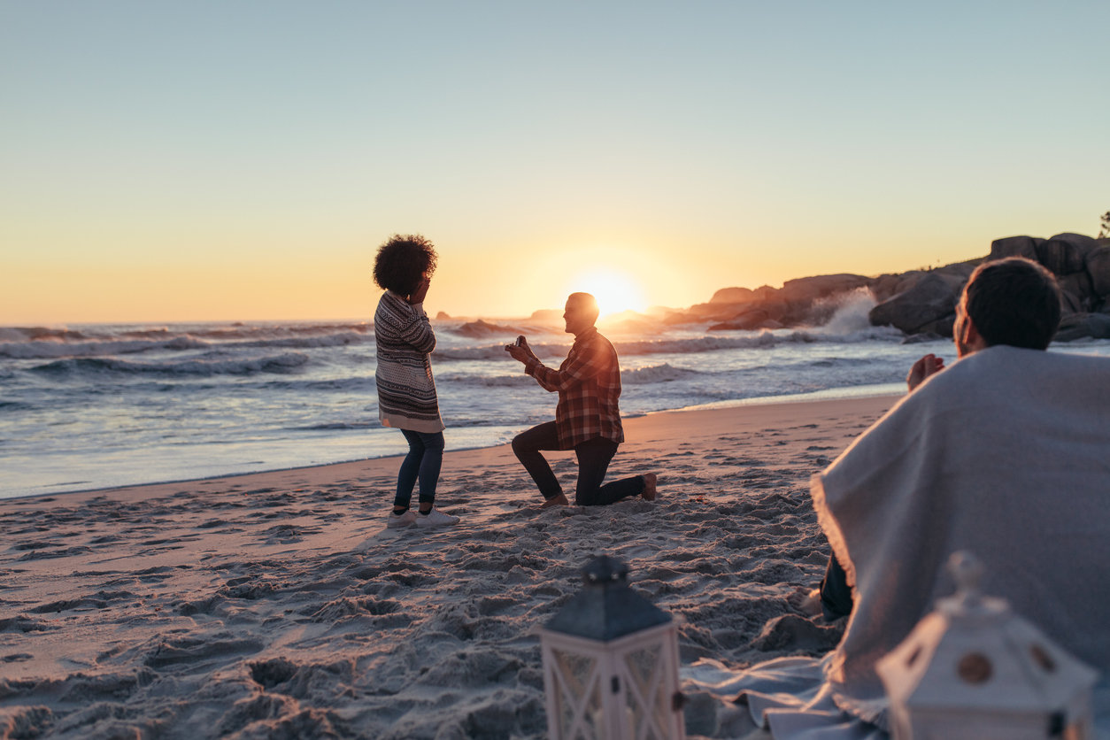couple getting engaged