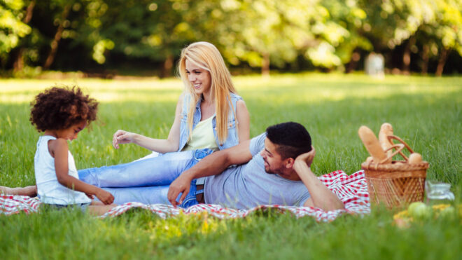 Surprising Summer Picnic Hacks You're Going To Want To Use