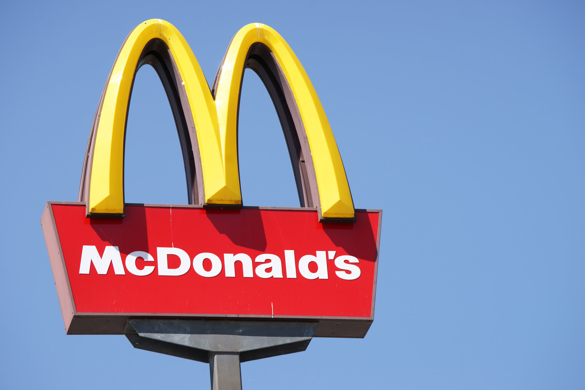 McDonald's arch sign