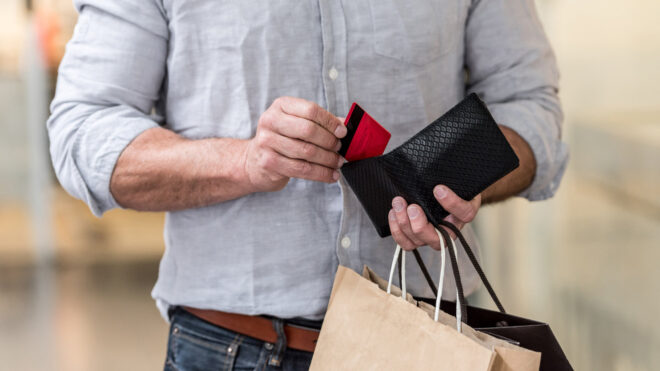 husband buying wife clothes