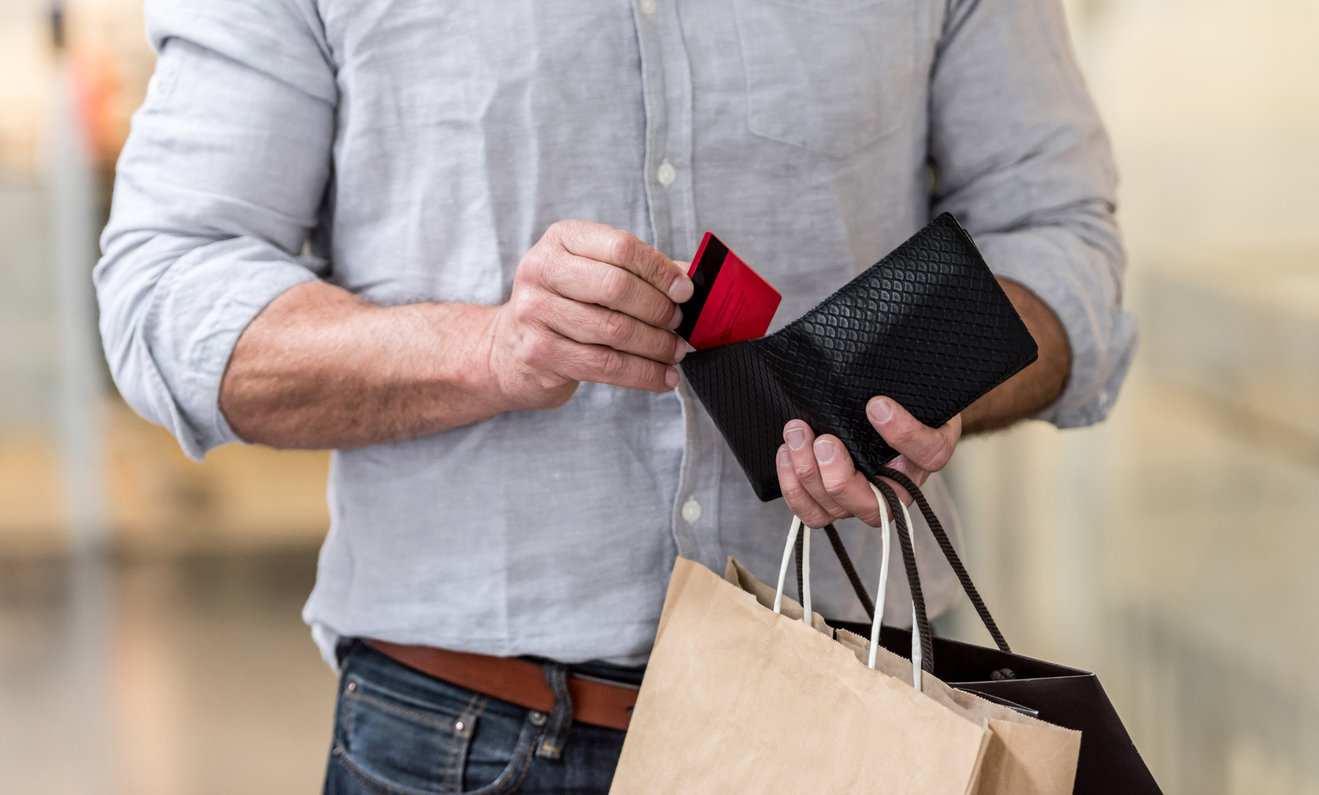 husband buying wife clothes