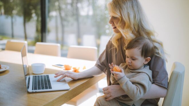 mom-baby-laptop