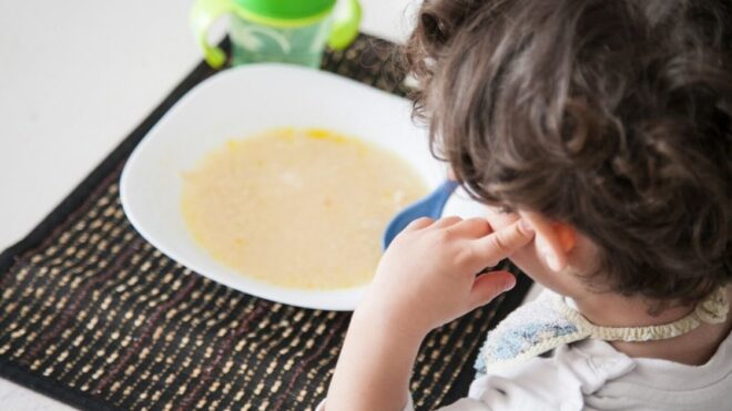 child eating slowly
