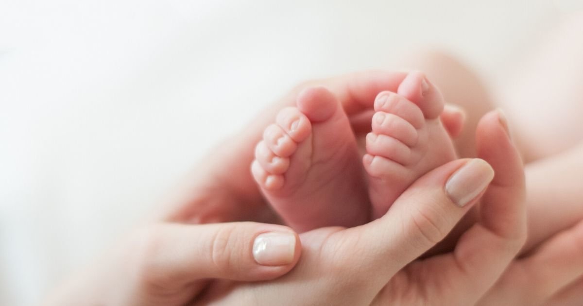 baby feet