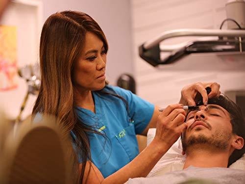 "Dr. Pimple Popper" scene