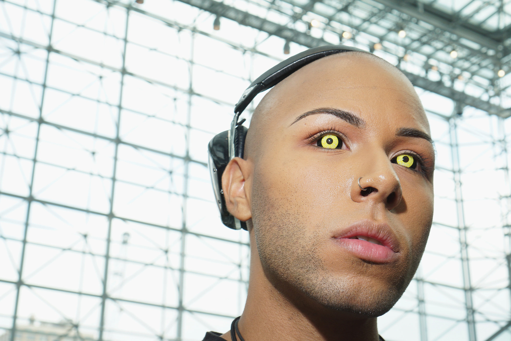 colored contact lenses