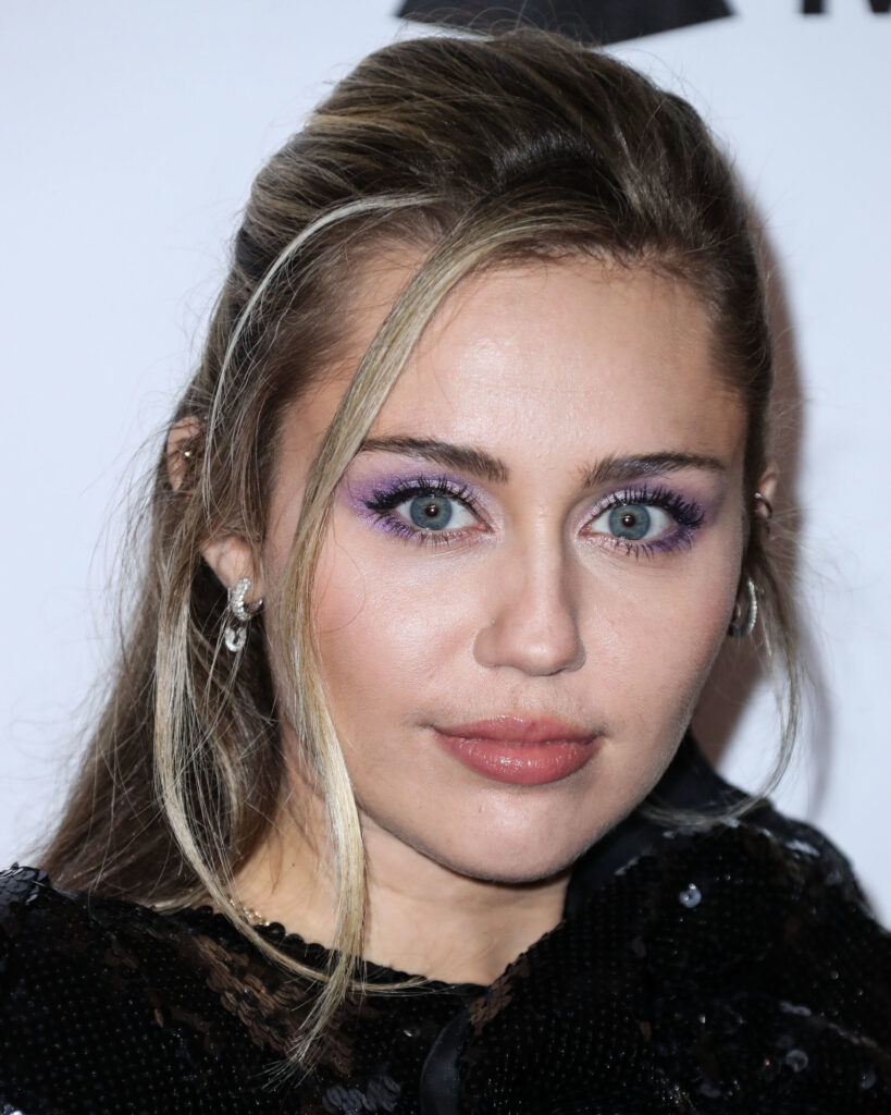 Miley Cyrus Has A Mullet And Let Her Mom Cut Her Hair