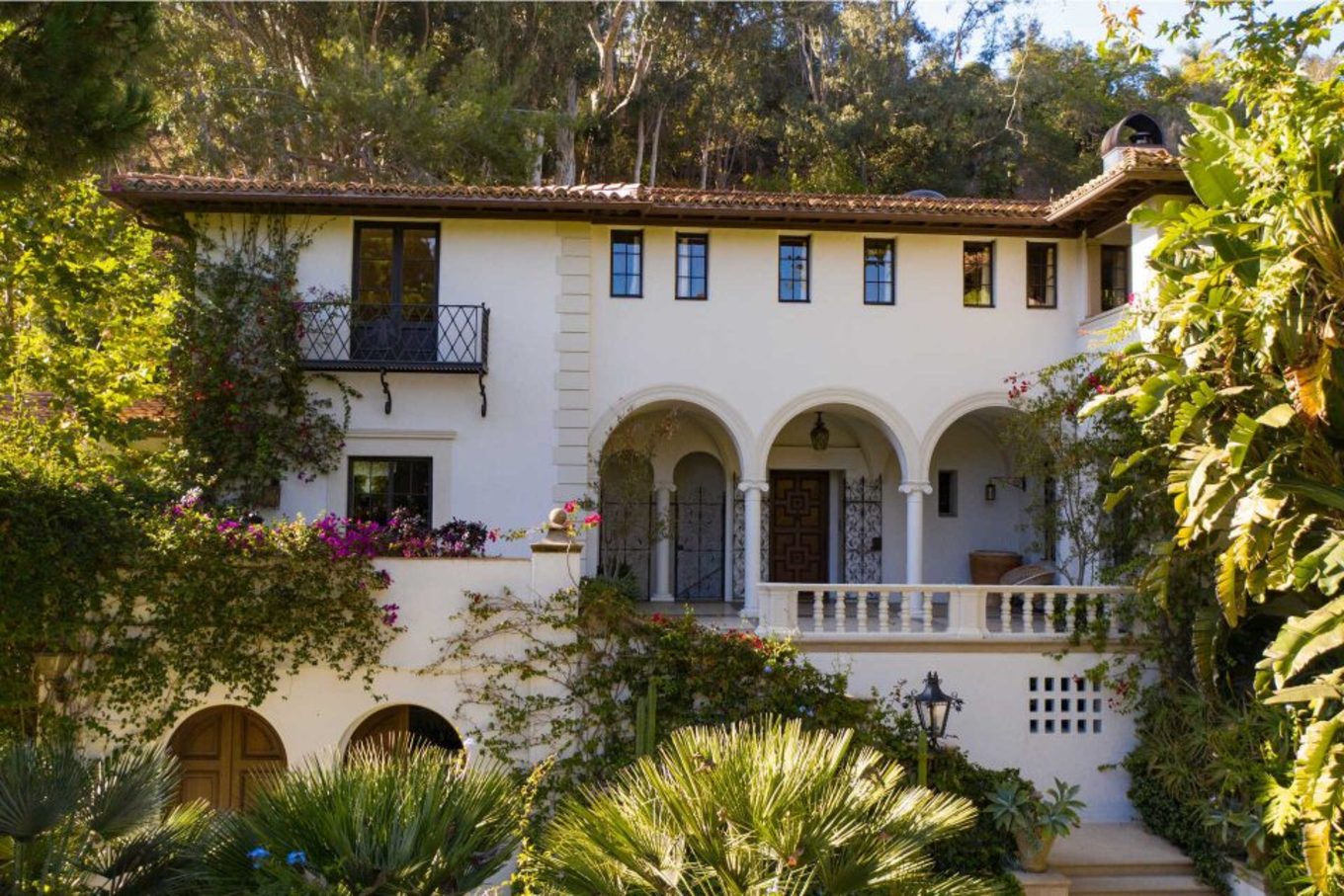 fleetwood-exterior.jpg