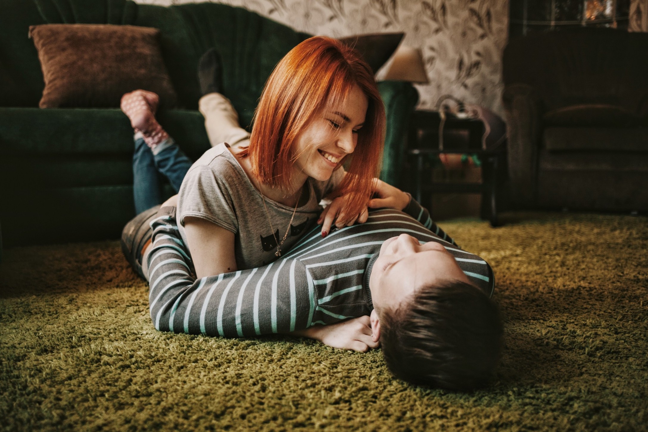happy-couple_t20_BlQ1JY.jpg