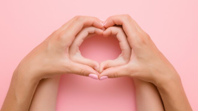 hands makin hearts