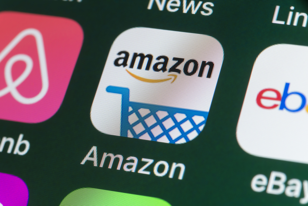 Amazon , Airbnb, ebay, News and other Apps on iPhone screen