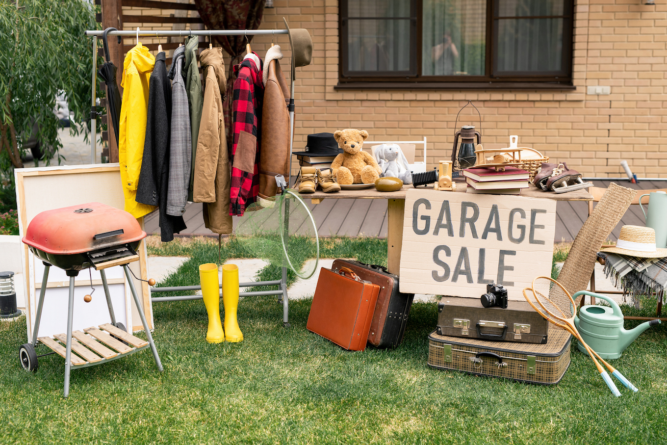 Nobody at garage sale