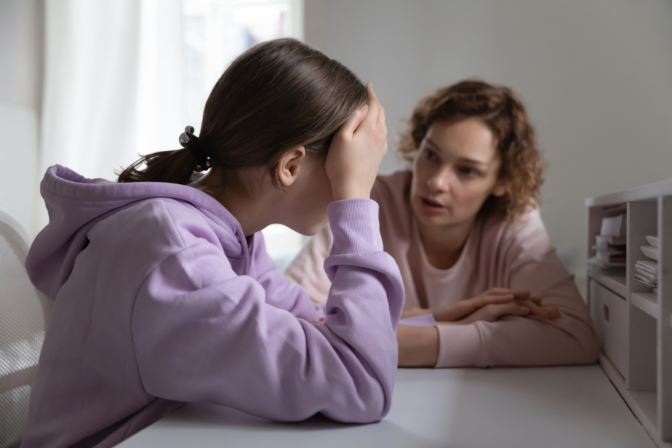 mom and daughter arguing