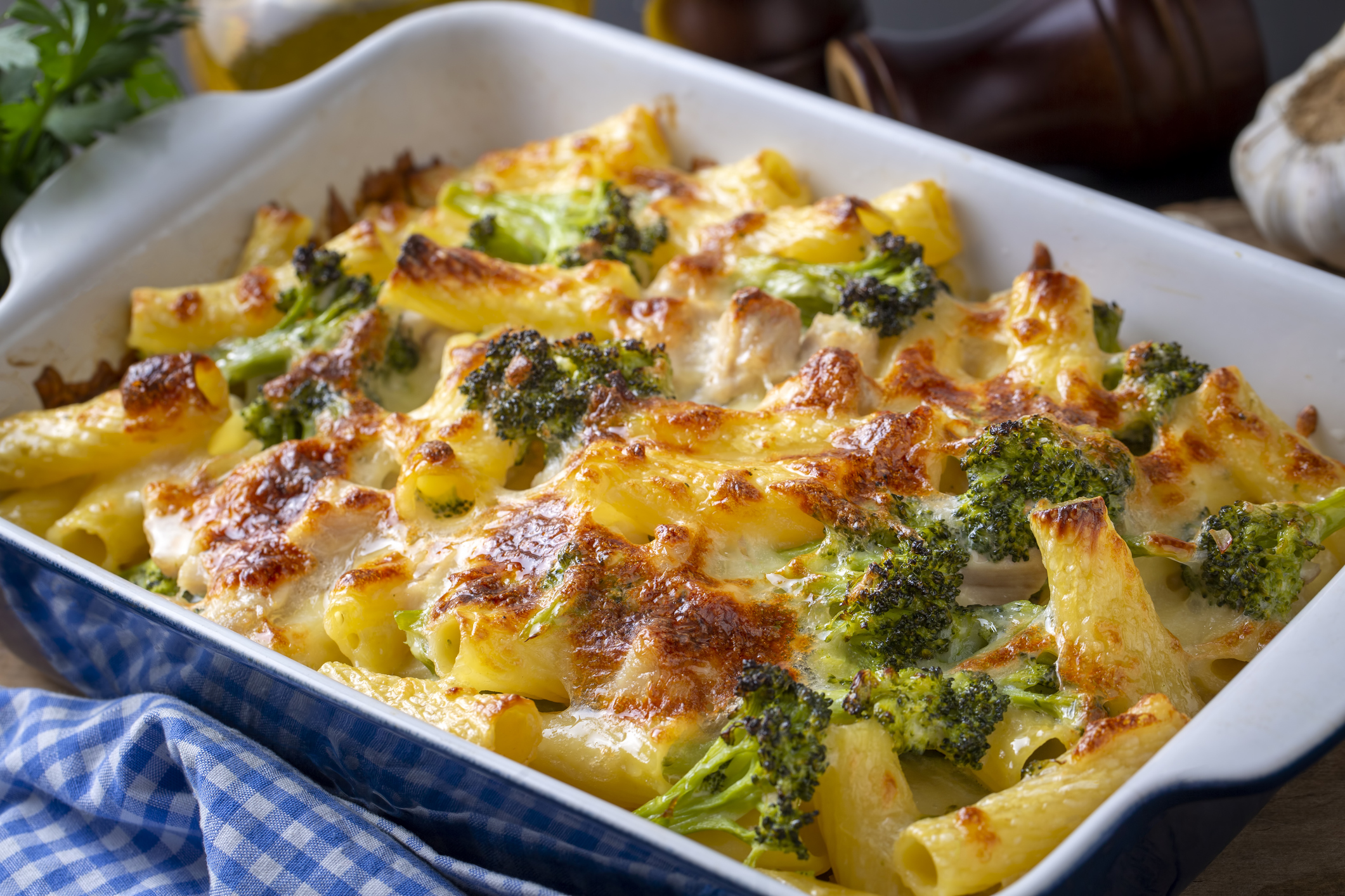 Pasta bake with broccoli and chicken
