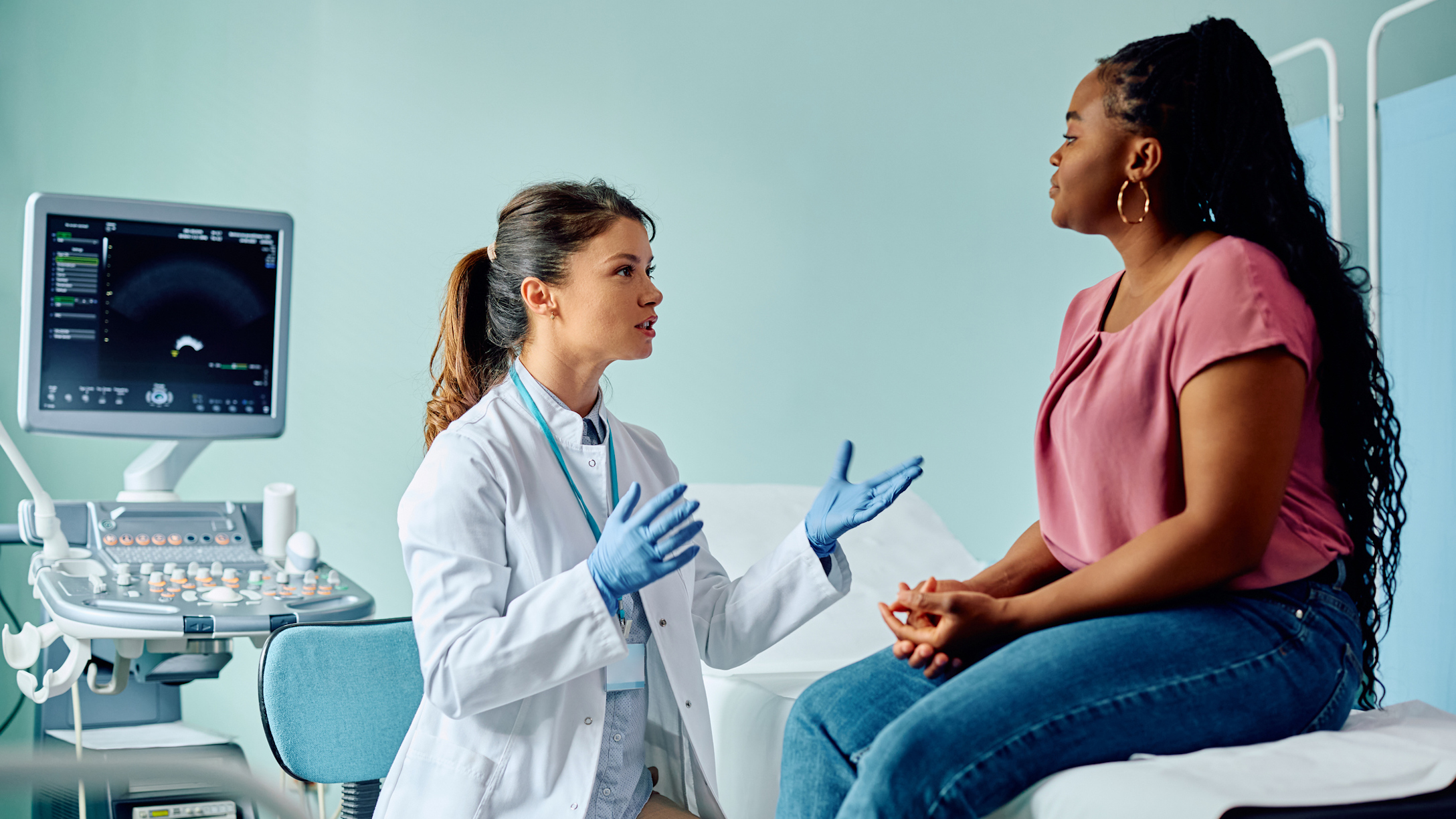 Woman talking to a doctor egg freezing