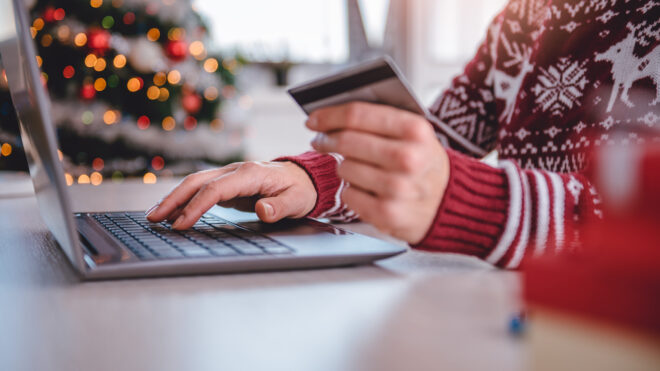 woman online shopping