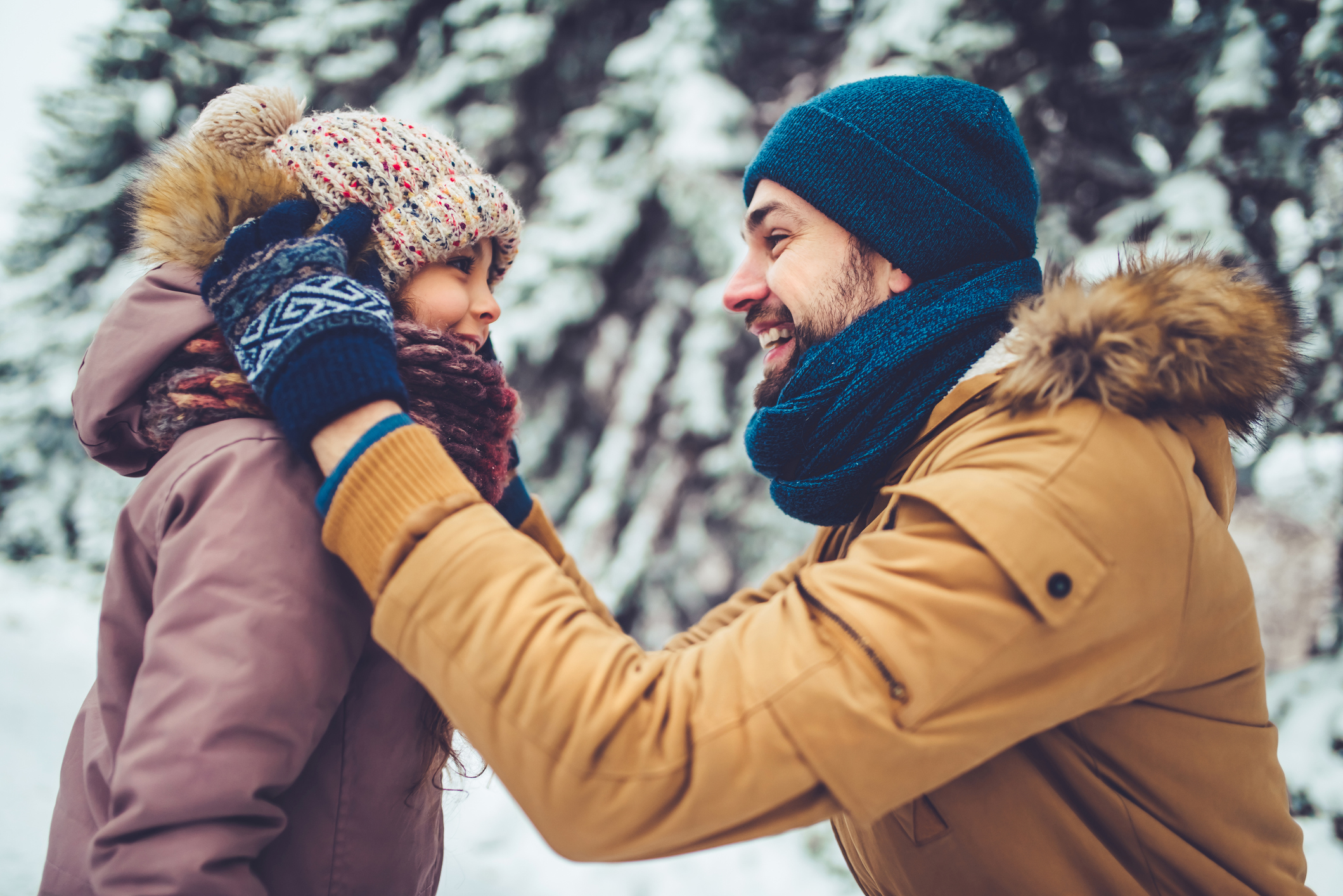Dad with daughter outdoor in winter