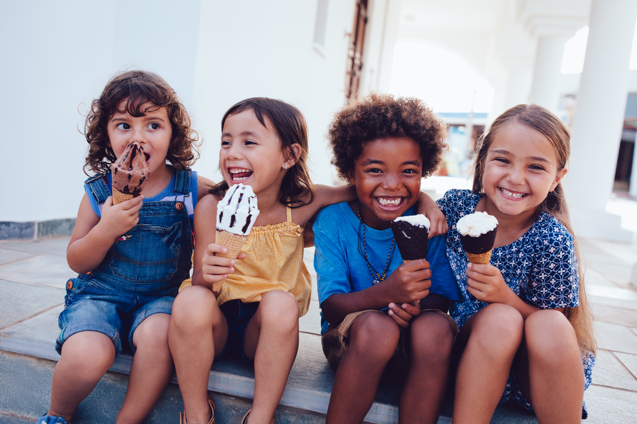iStock-950272274 4 kids eating ice cream