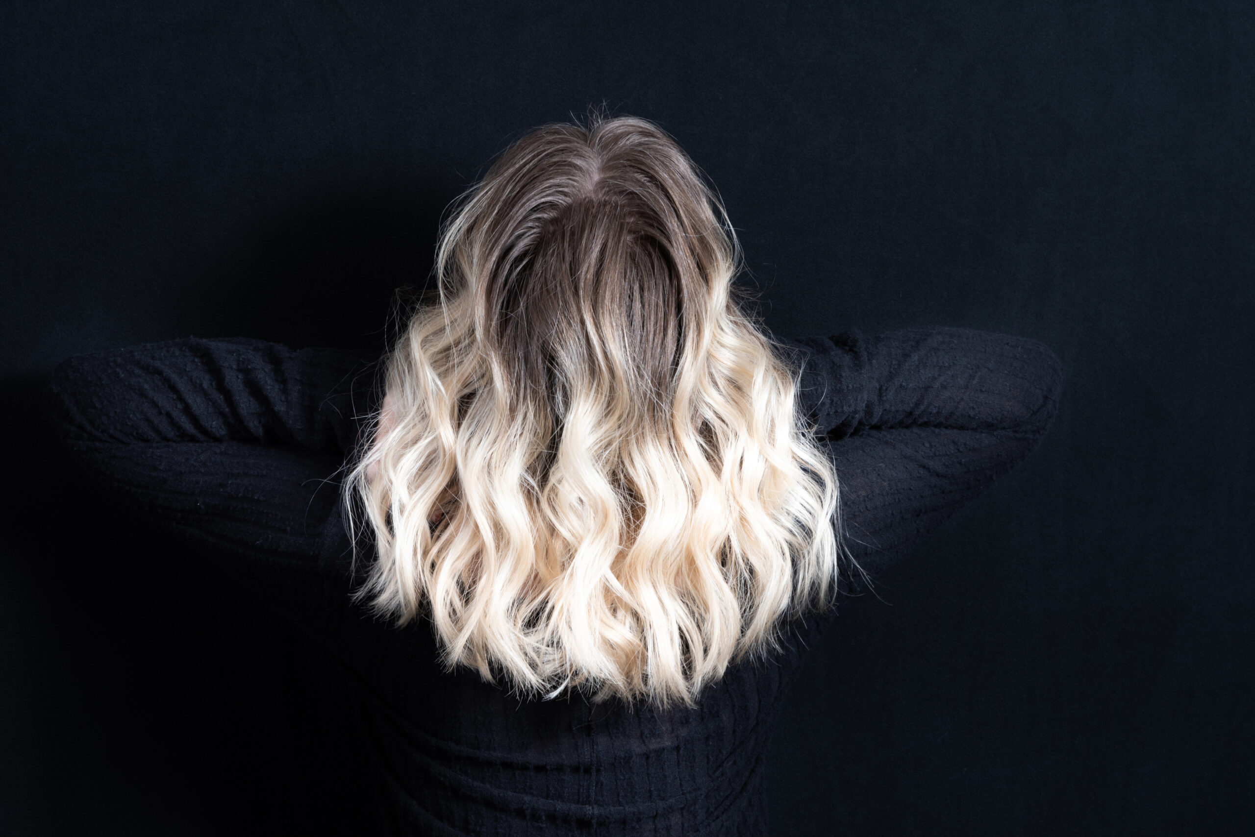 Rooty Blonde Mid Length Hairstyle