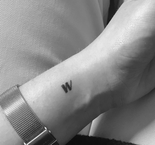 50 Gorgeous Small Wrist Tattoos To Always Flaunt - 6