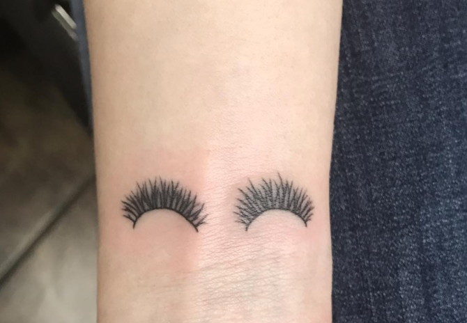 50 Gorgeous Small Wrist Tattoos To Always Flaunt - 6