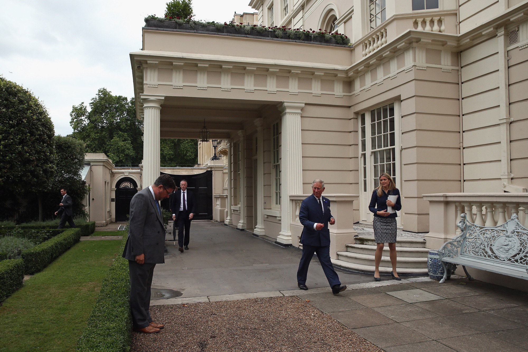 img-of-media-slide-352874-1.jpg