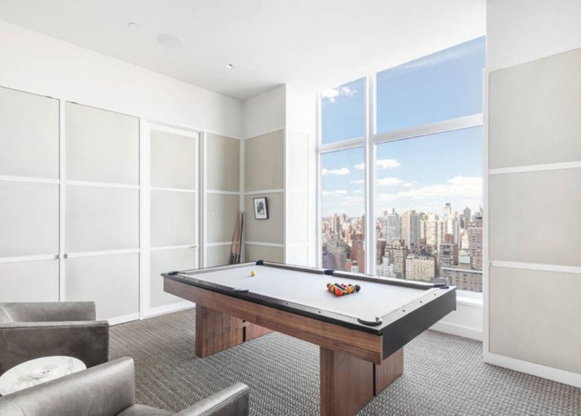 jennifer_lawrence_home_pool_table.jpg