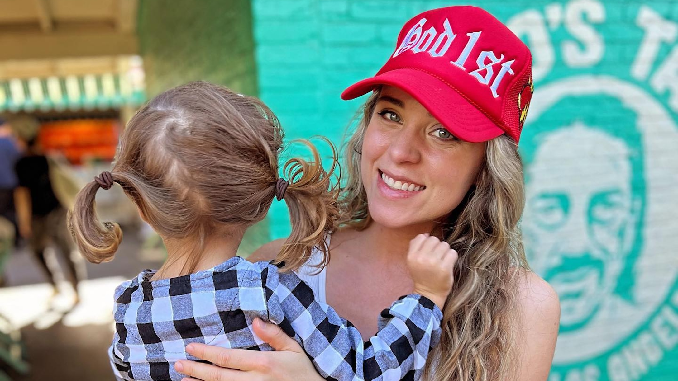 jinger duggar rare video daughters felicity evangeline
