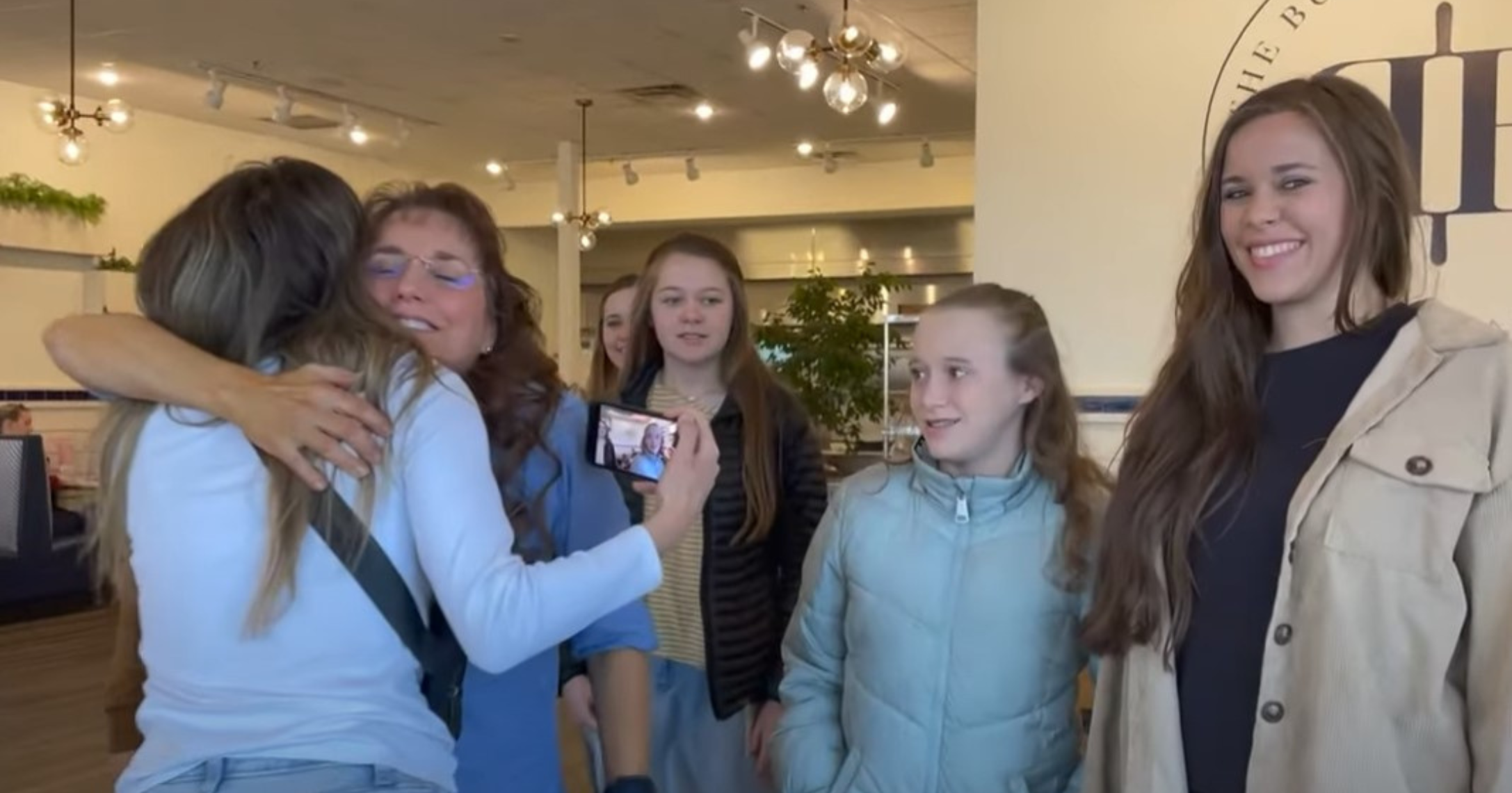 jinger_and_joy-anna_duggar__2.png