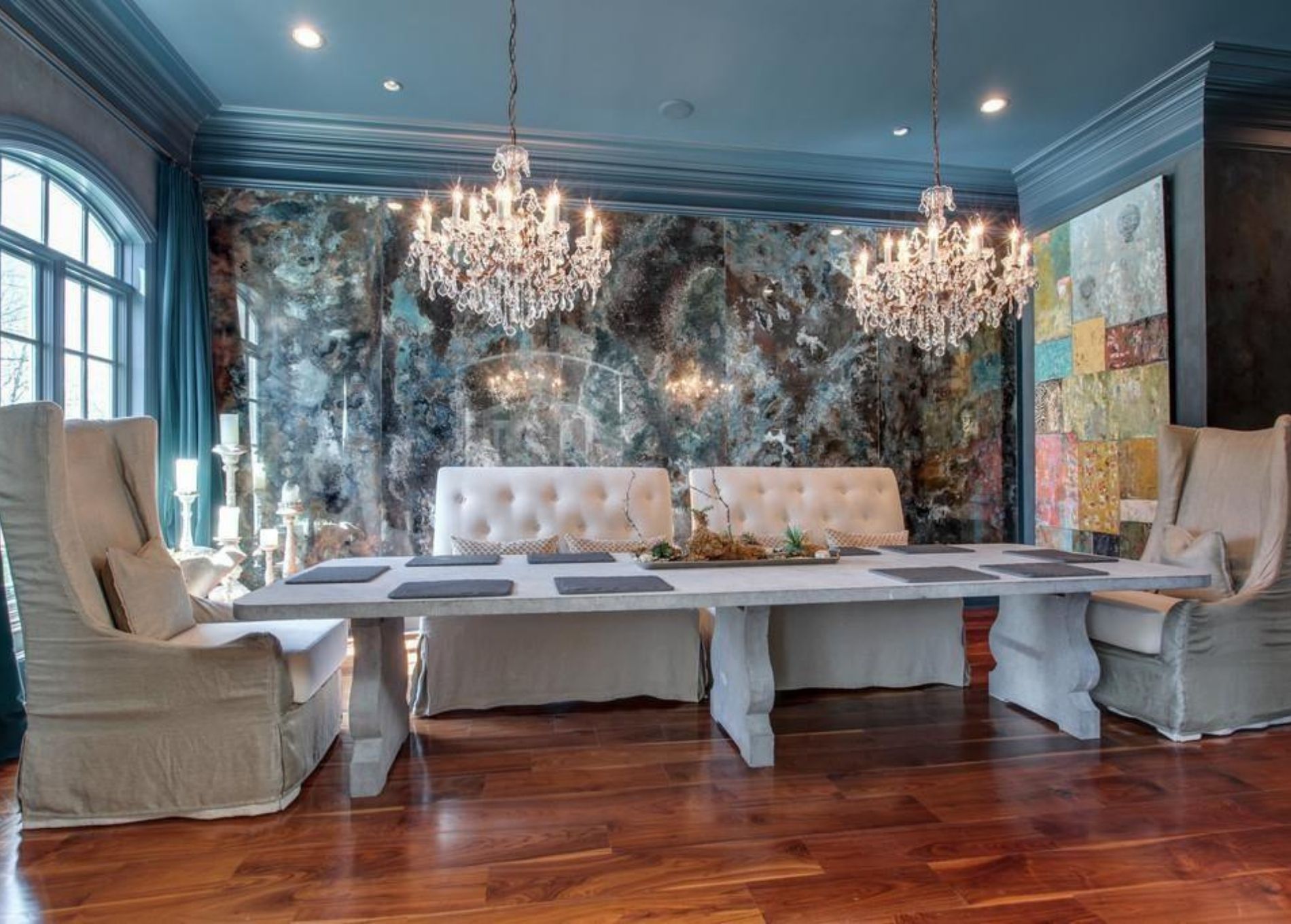 kelly_clarkson_home_dining_room.jpg