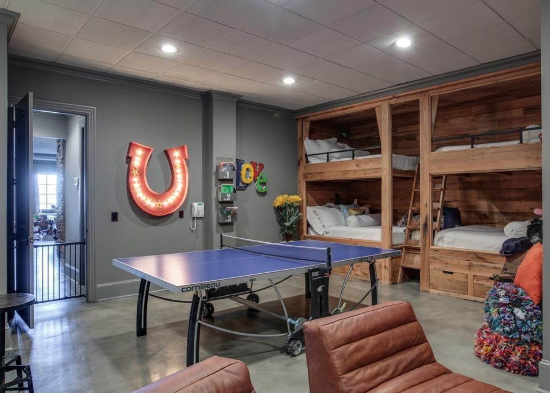 kelly_clarkson_home_kid_room.jpg