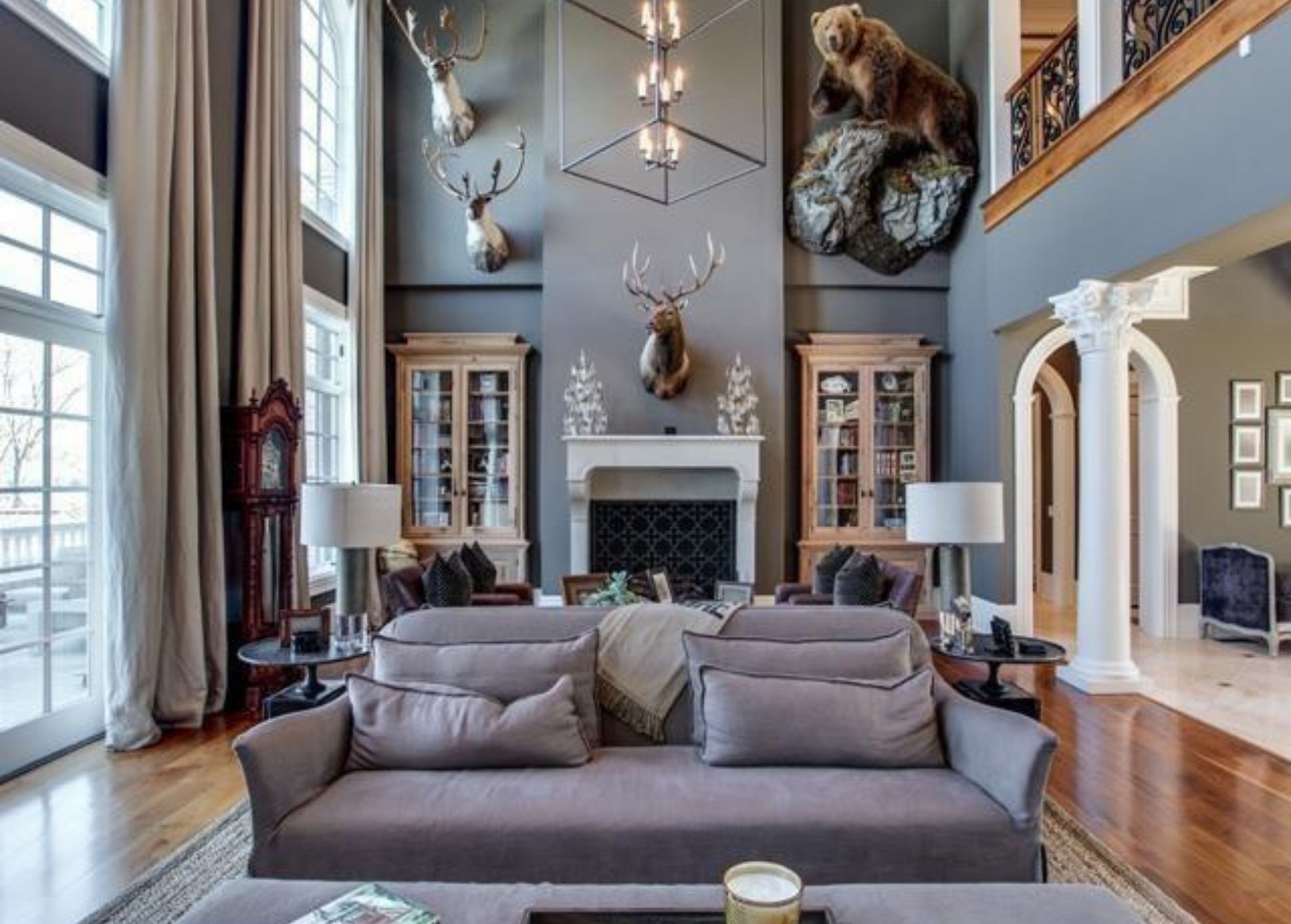 kelly_clarkson_home_living_room.jpg