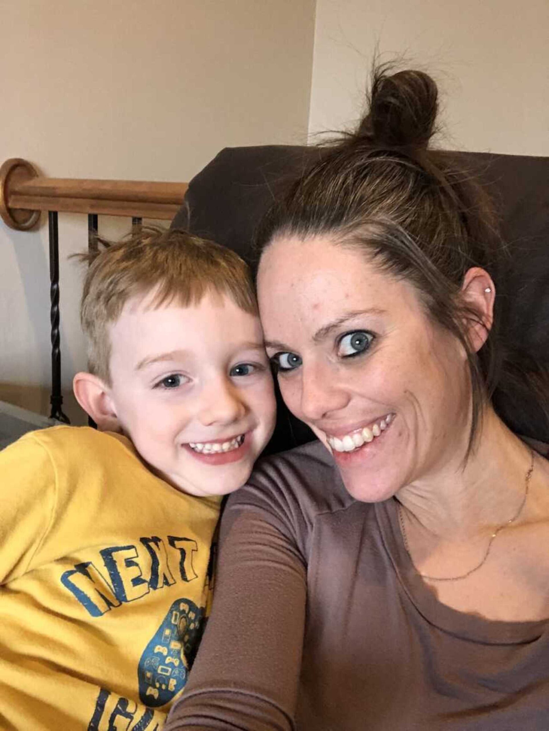 loss-mom-takes-selfie-with-son-900x1198-1.jpeg
