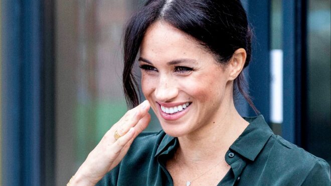 Meghan Markle green monochromatic fall outfit