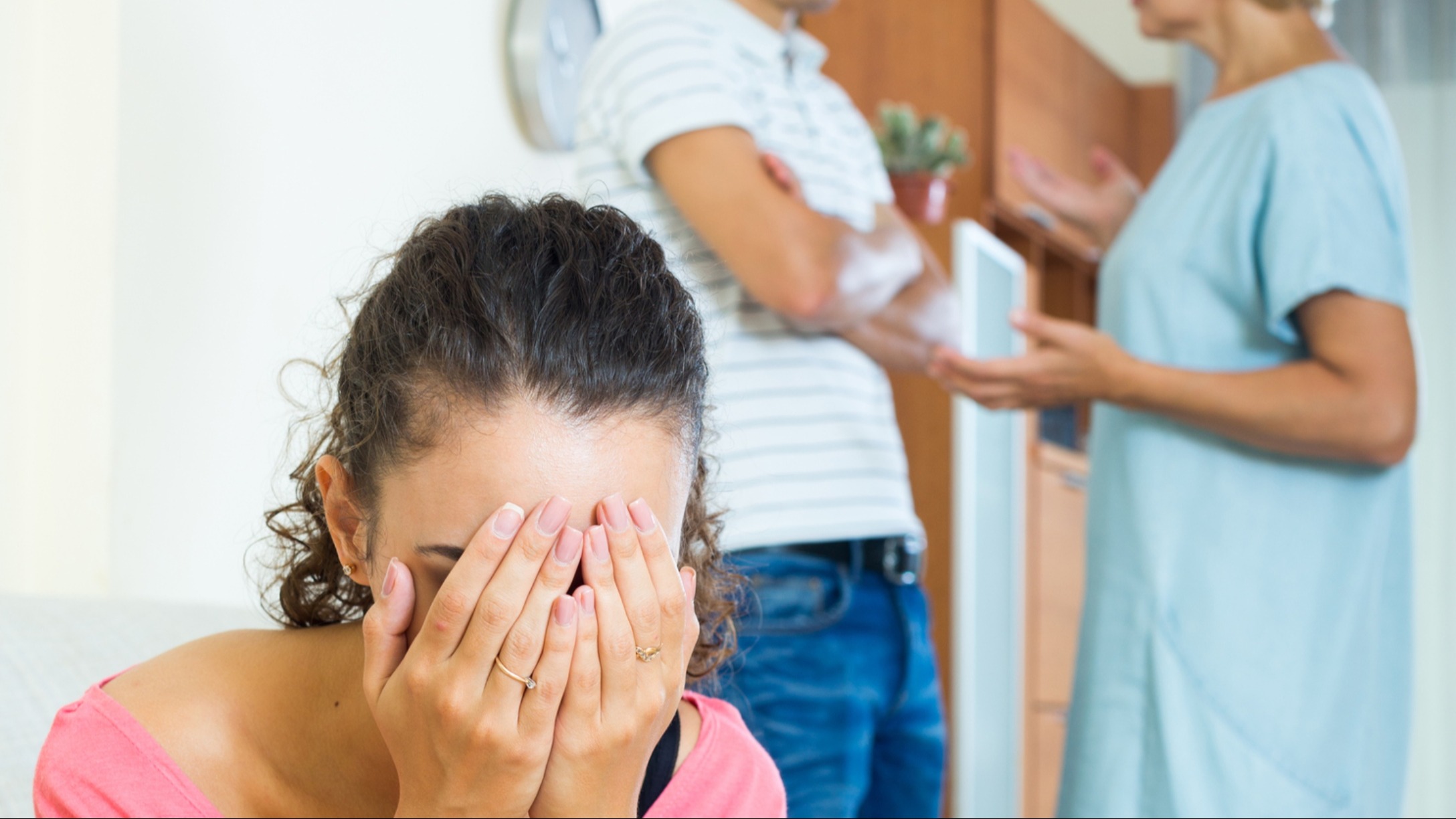 son and mom arguing