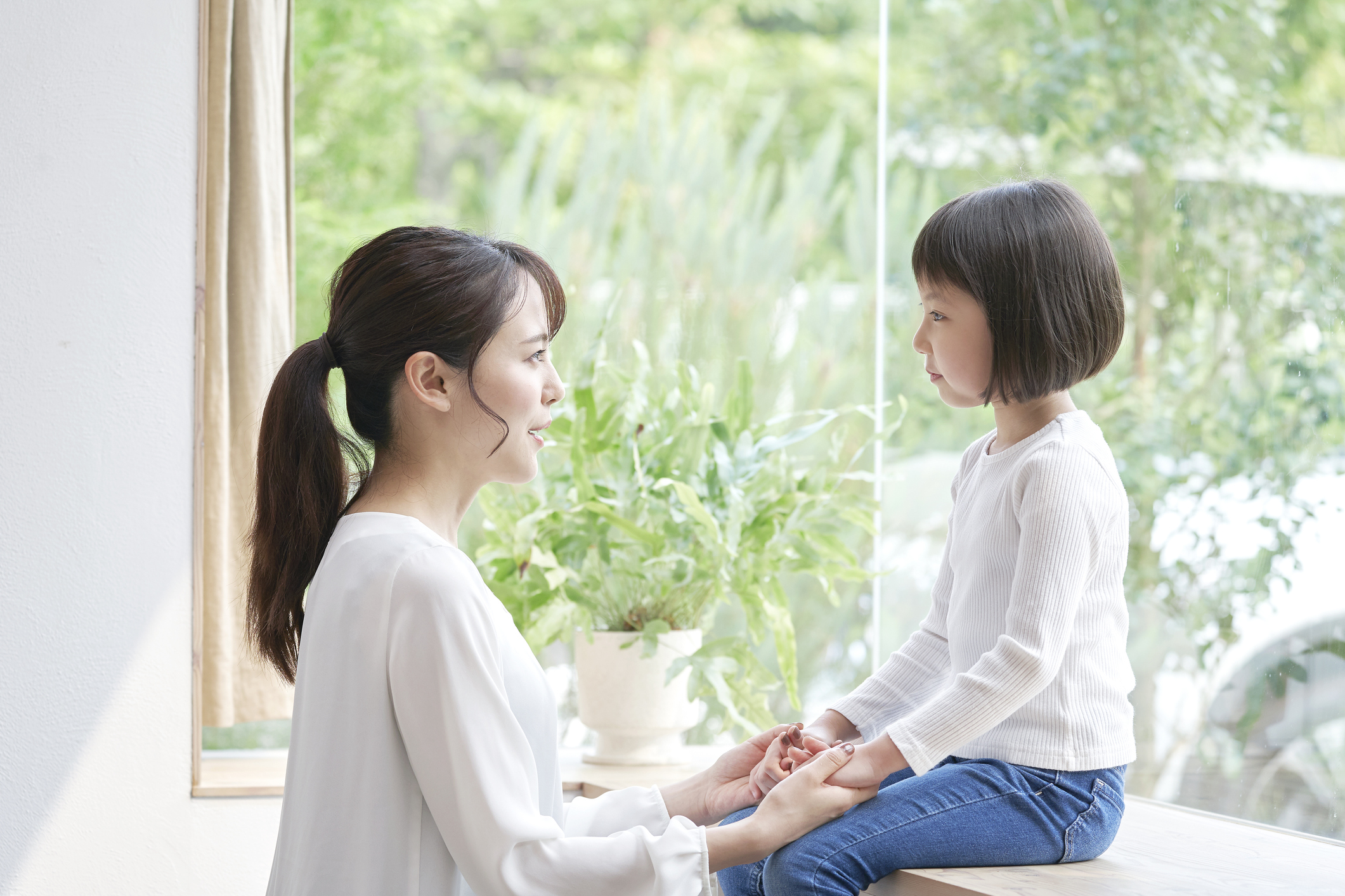 mom and daughter