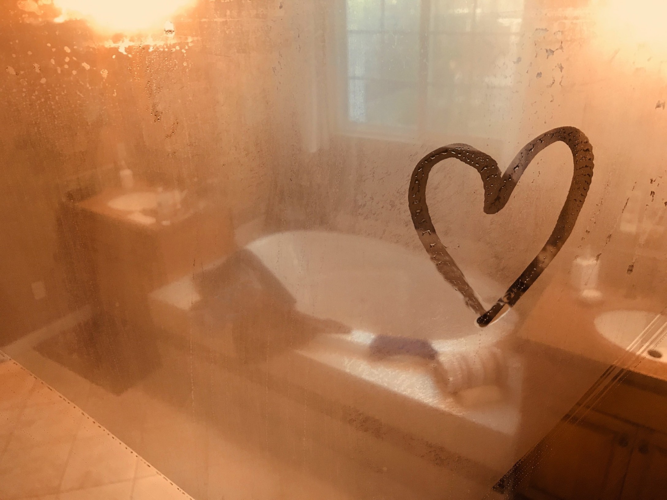nominated-message-of-love-on-the-shower-door-love-note-relationships-couple-goals_t20_eVVAra.jpg