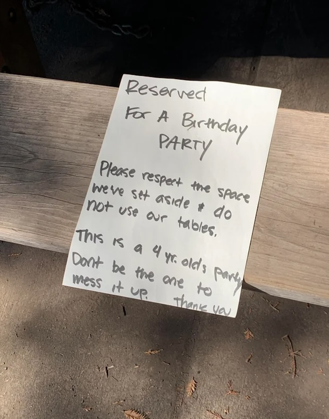 note-on-bench.jpeg