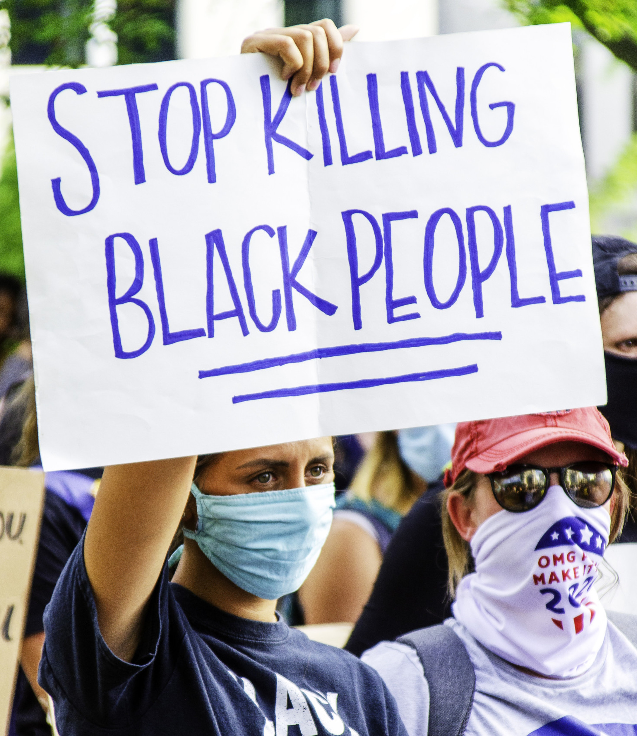 people-in-denver-colorado-protesting-the-murder-of-george-floyd_t20_jL1yrd.jpg