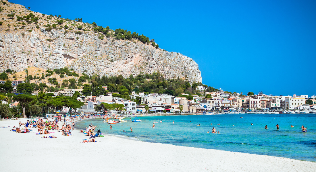 people_on_Sicilian_coast.png