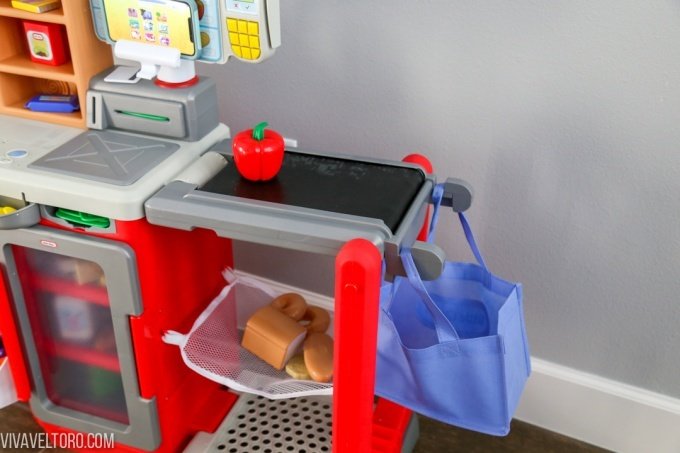 Toy conveyor belt