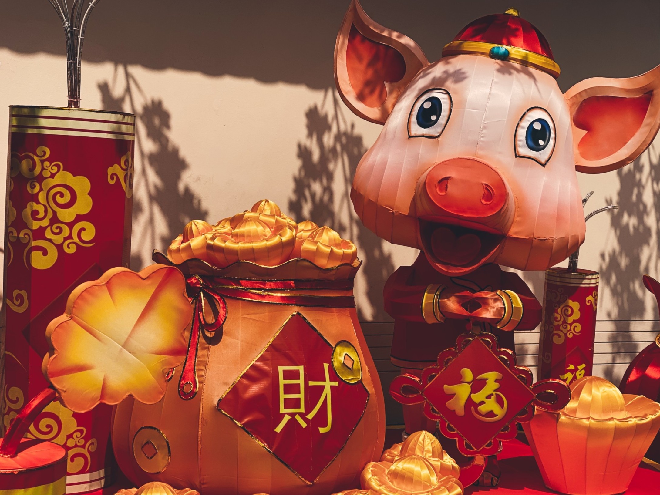 prosperity-pig-with-wealth-pot-nominated_t20_GJamlw.jpg