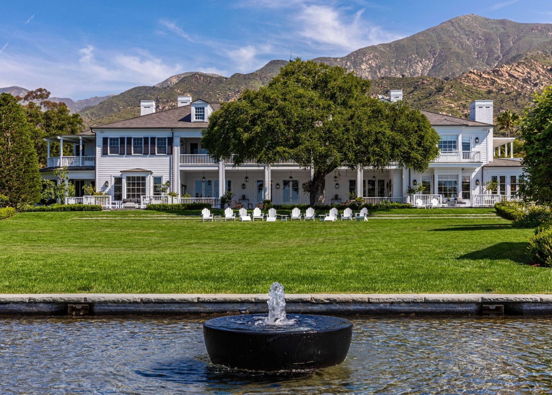rob_lowe_home_fountain.jpg