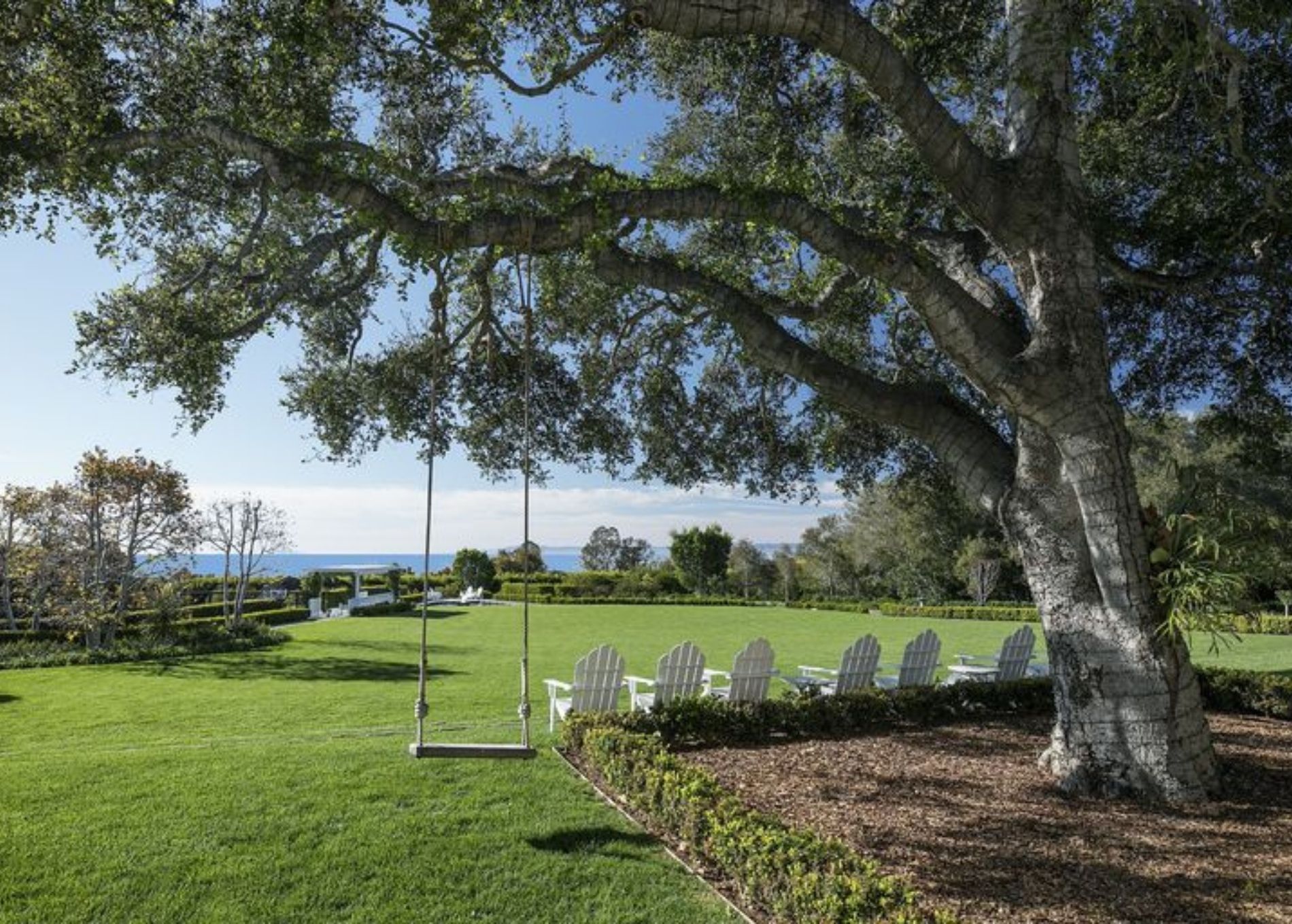 rob_lowe_home_outside_swing.jpg