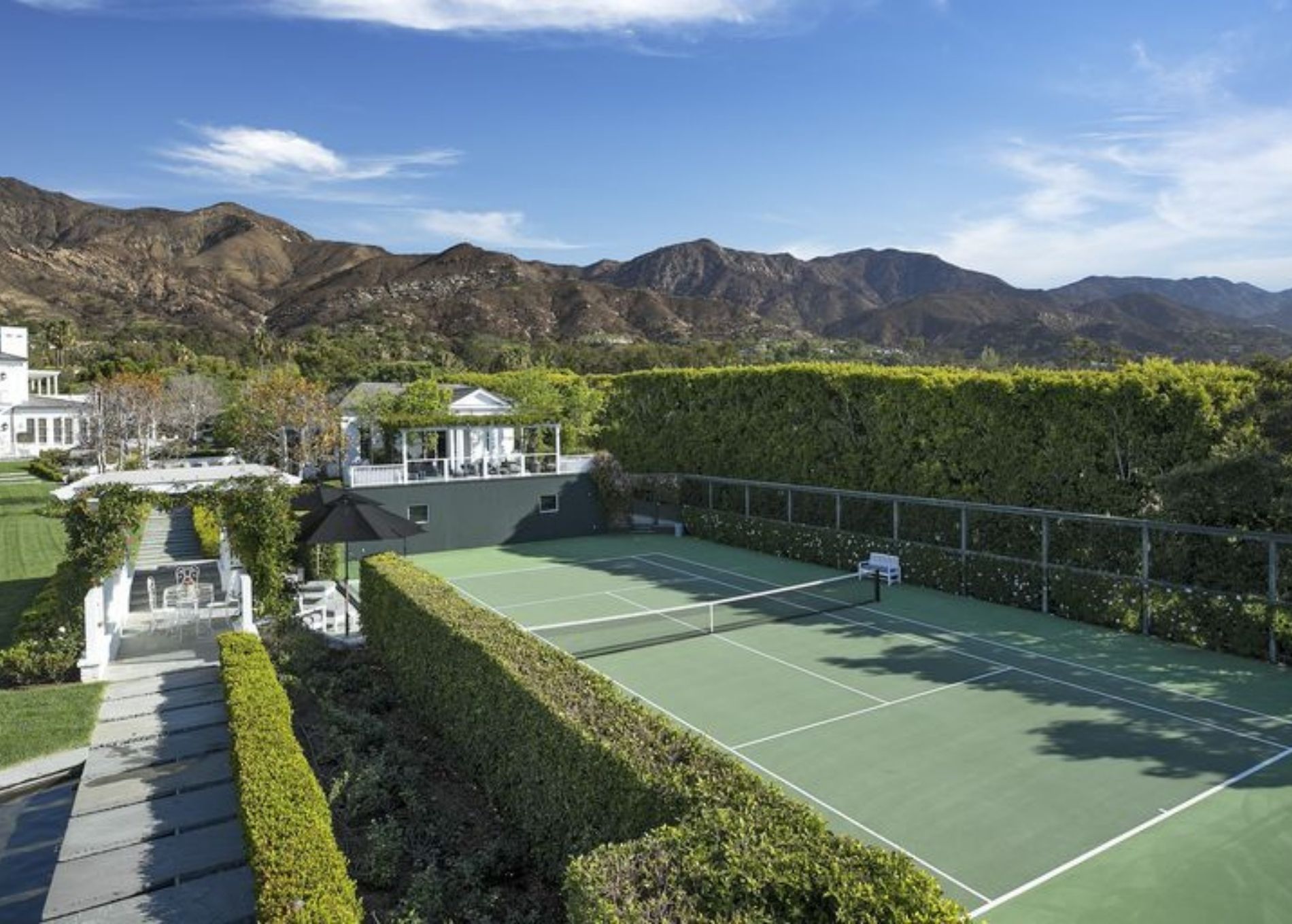 rob_lowe_home_tennis.jpg