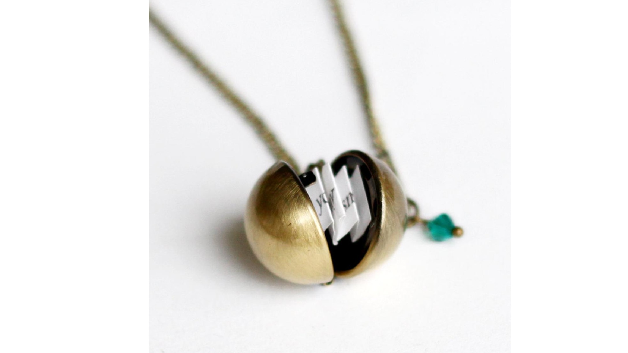 round_locket.jpg