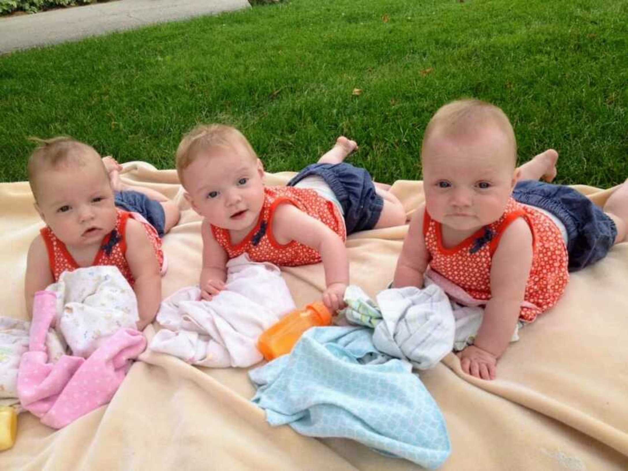 sober-mom-triplets-900x675-1.jpeg