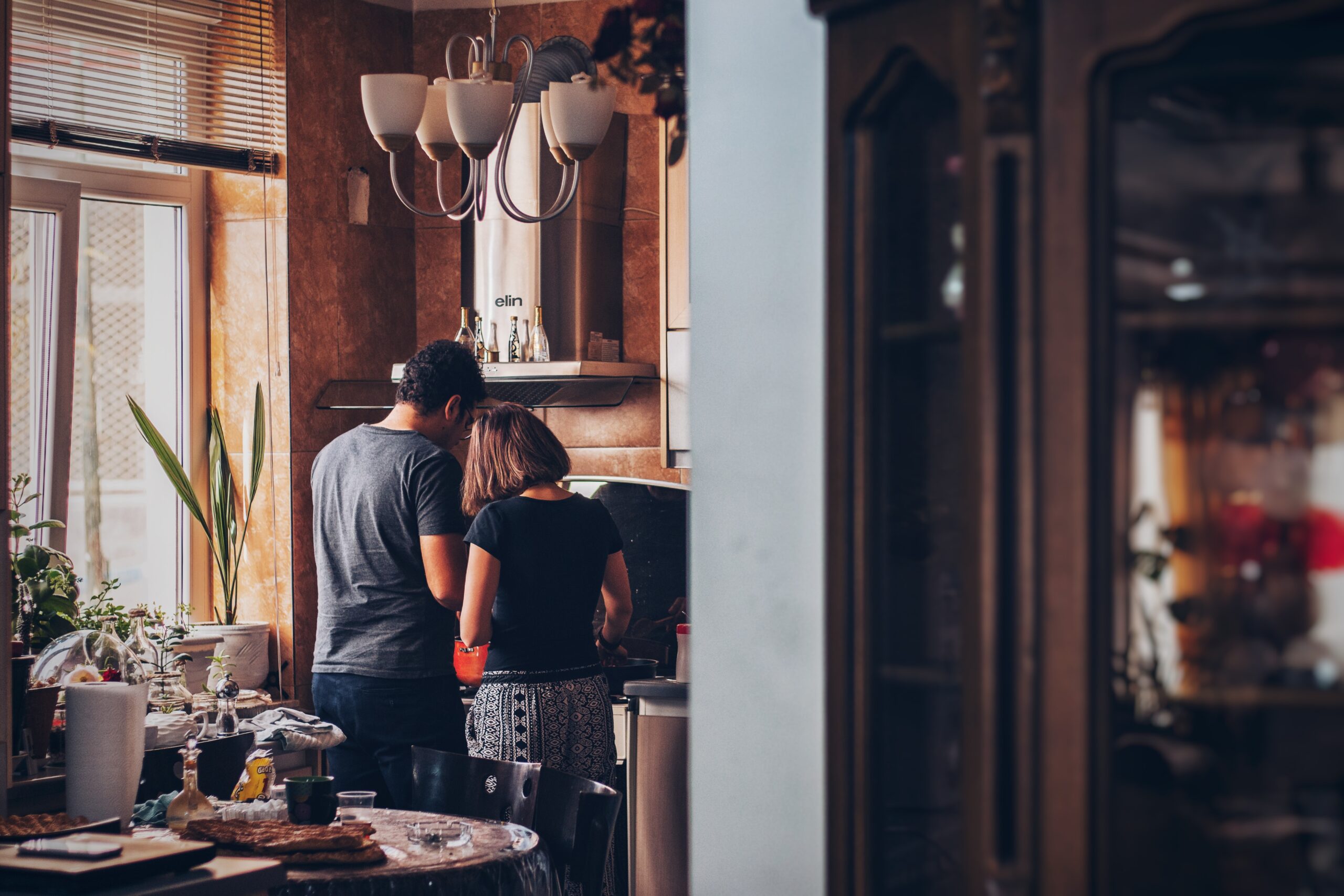 things husbands can do to help wives